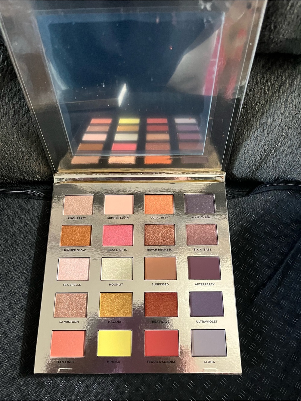 ICONIC London 20-Color Eyeshadow Palette - Coral, Pink, Gold & Purple Mix